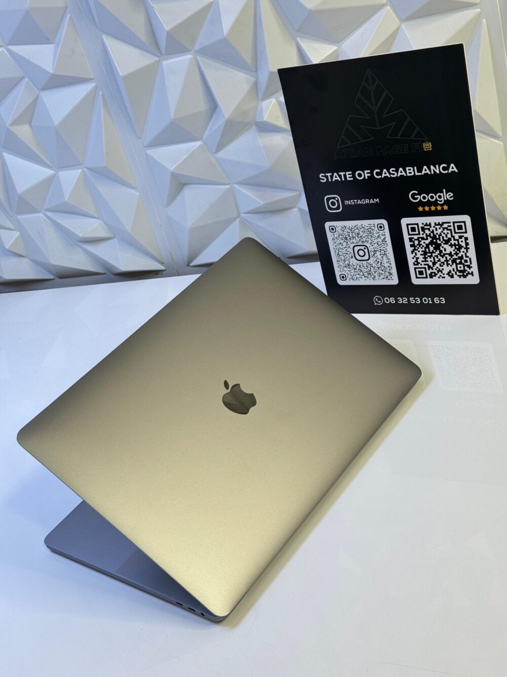 Mac Pro 15inch Touch Bar 2017 – Image 4