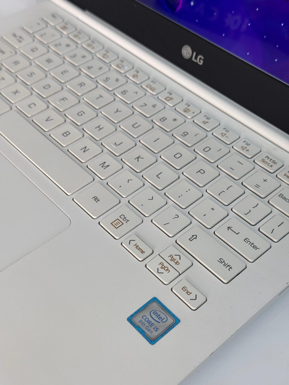 LG GRAM I5 8GEM OLED – Image 4