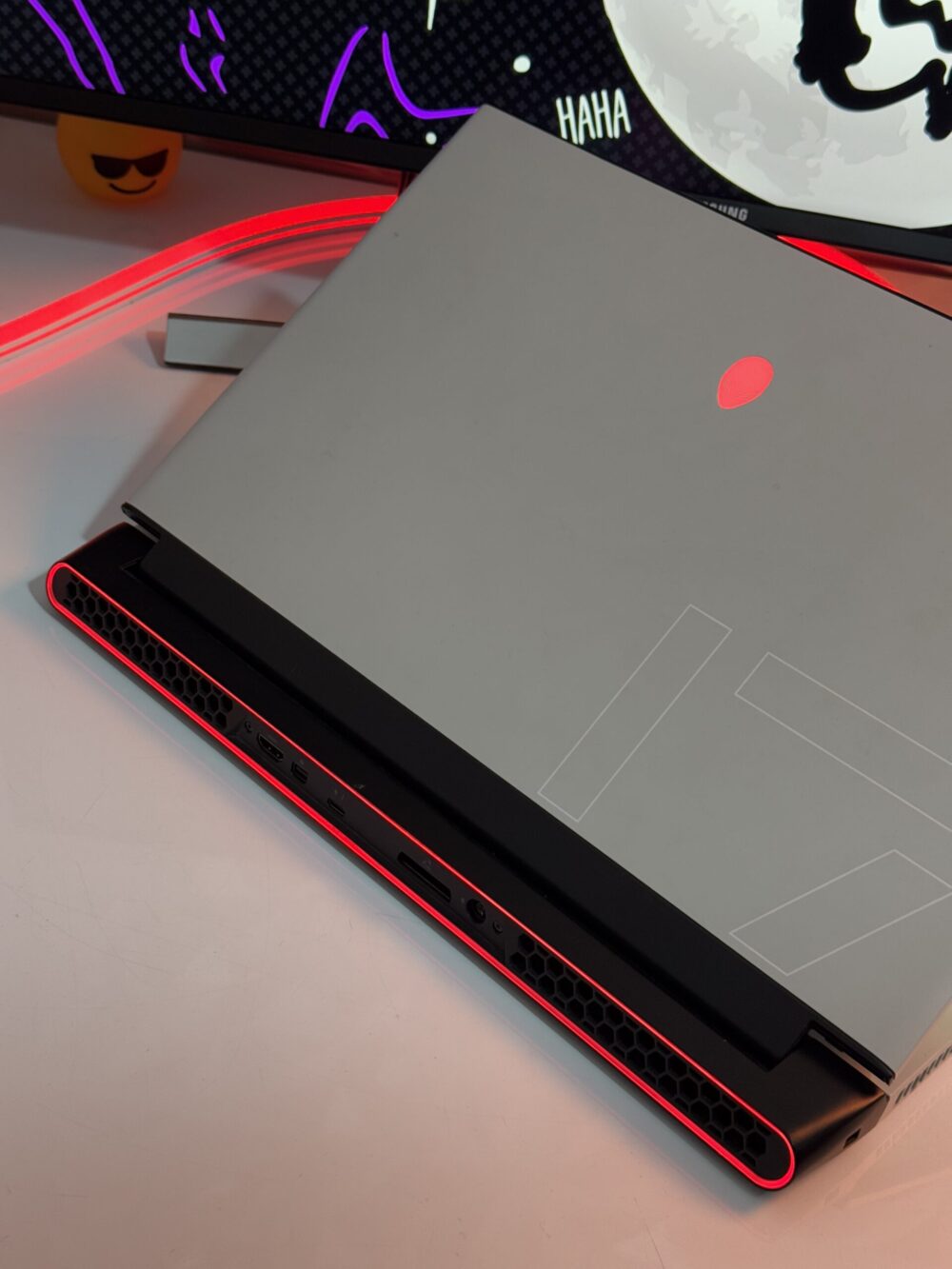 Alienware m17 R3 i9-10980HK – Image 4