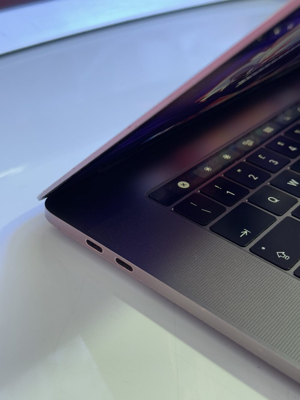 Macbook Pro 15inch Touch Bar – Image 4