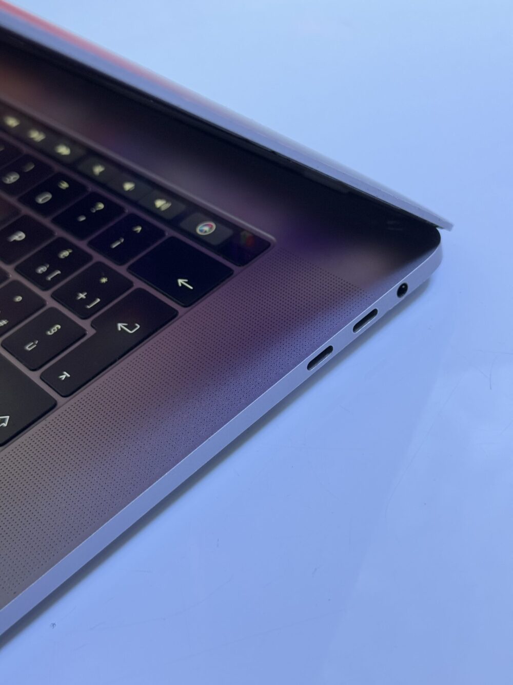 Macbook Pro 15inch Touch Bar – Image 3