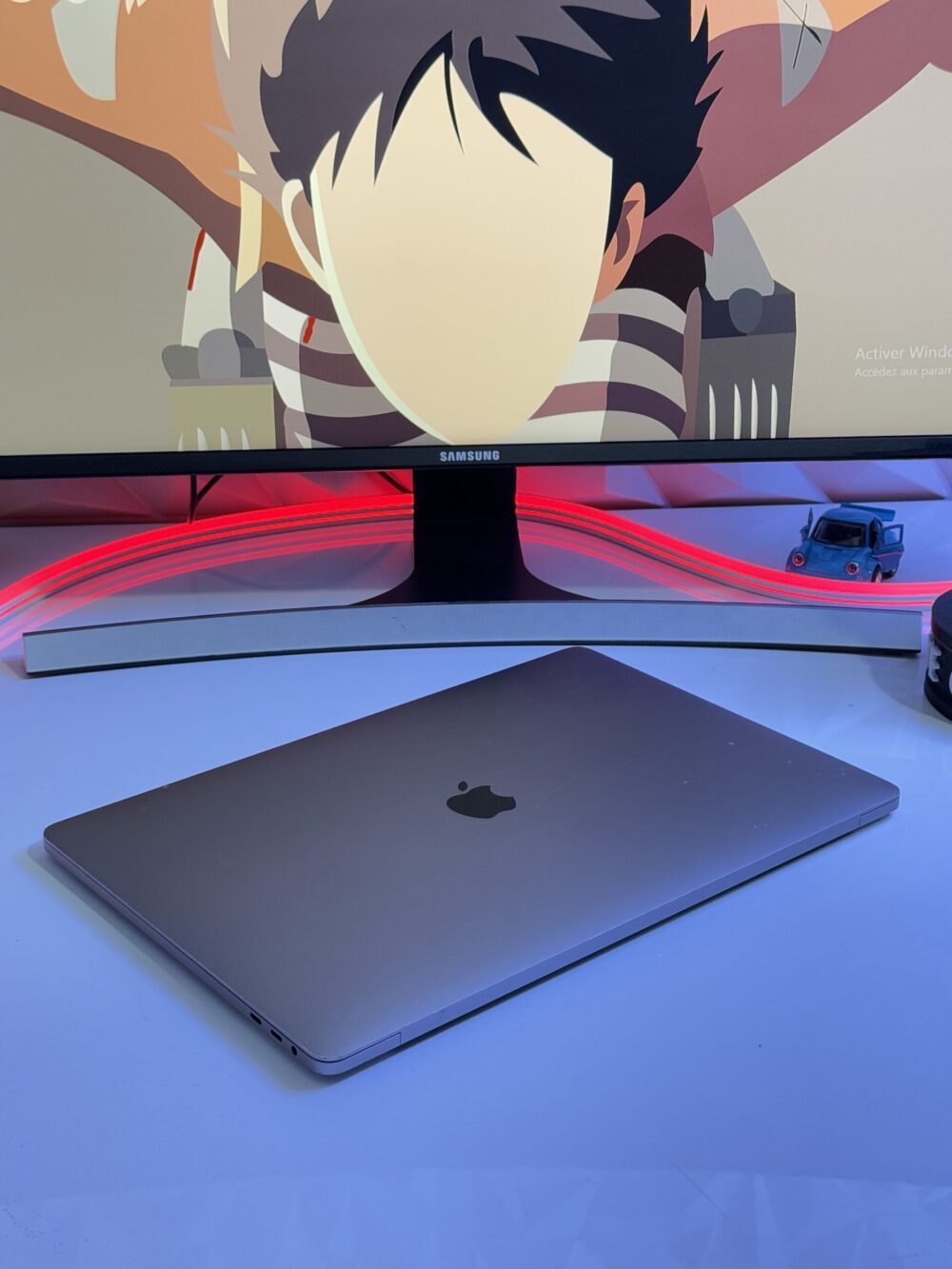 Macbook Pro 15inch Touch Bar – Image 2