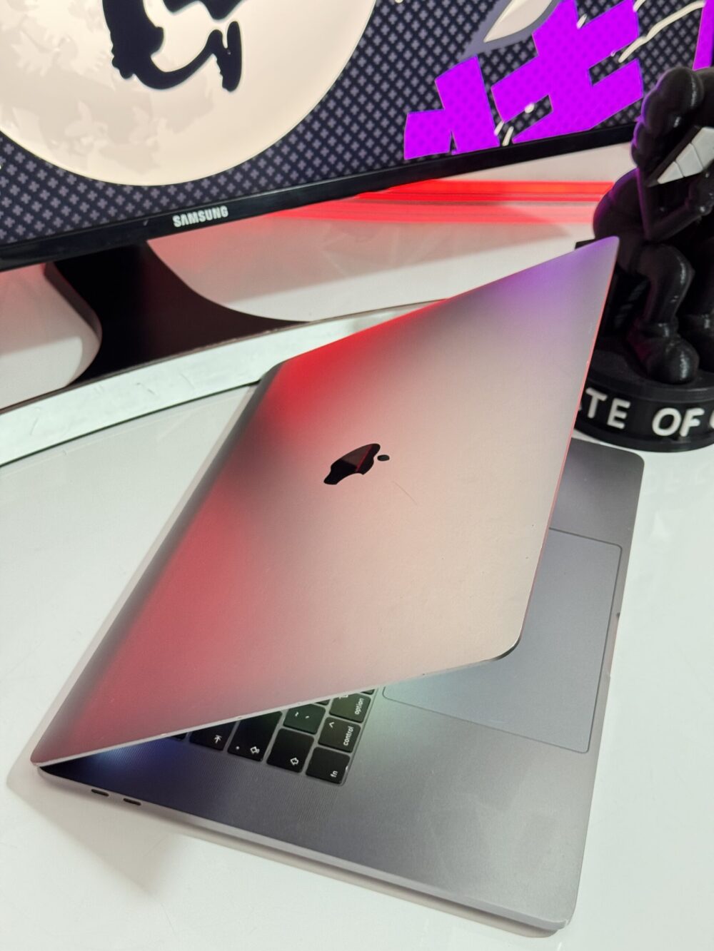 Macbook pro i9 15inch double GRAPHICS – Image 4