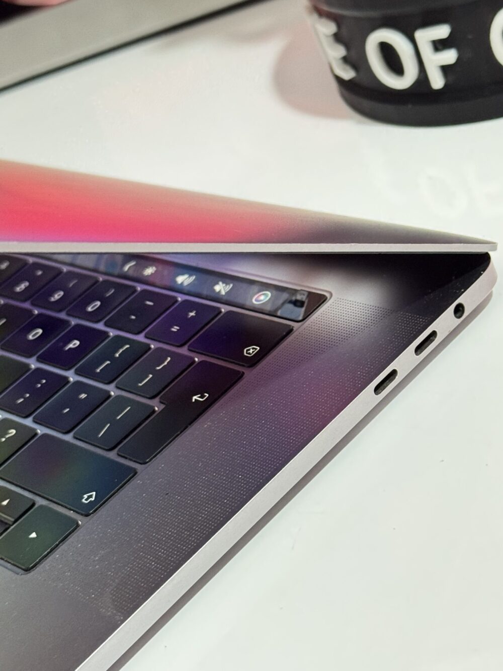 Macbook pro i9 15inch double GRAPHICS – Image 3