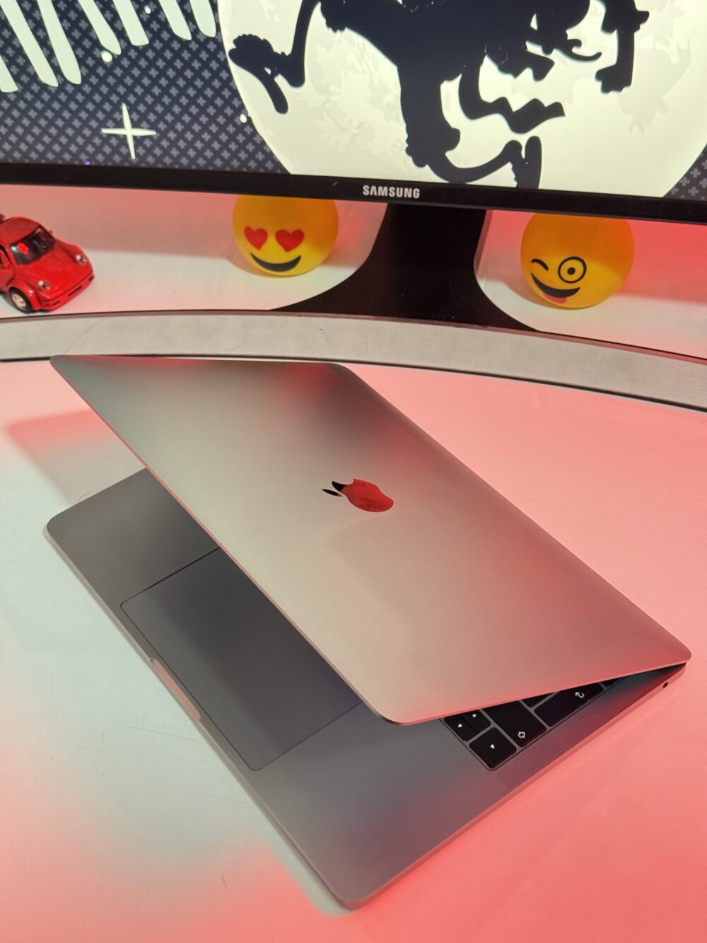 Macbook Pro TouchBar 13inch 2019 – Image 4
