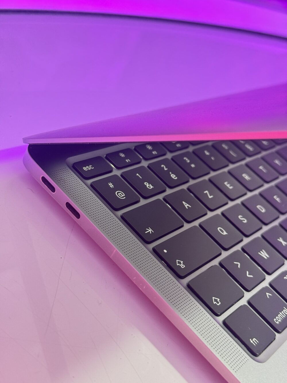 Macbook Air 13inch 2020 – Image 4