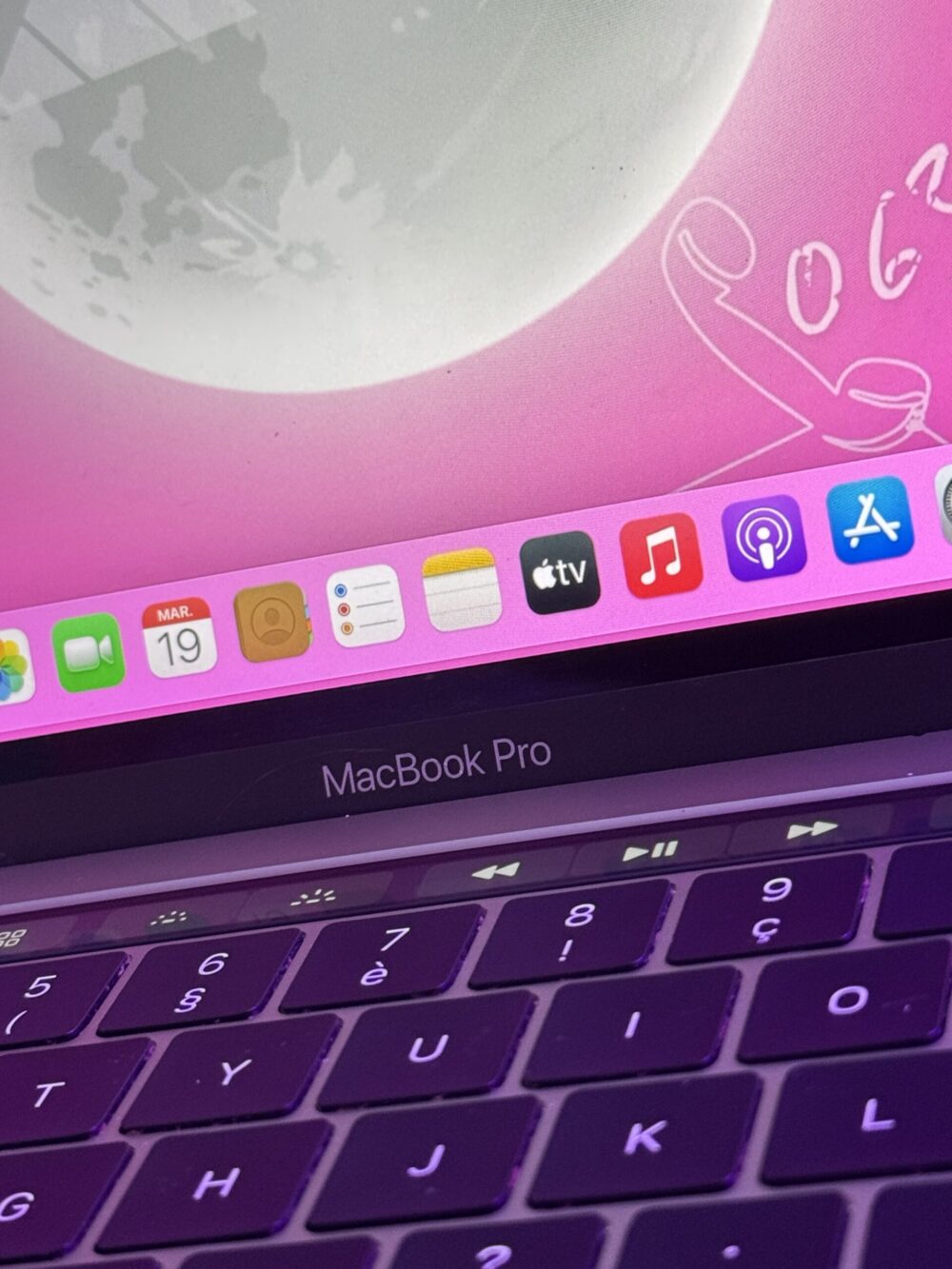 Macbook PRO 13inch Toch Bar – Image 4