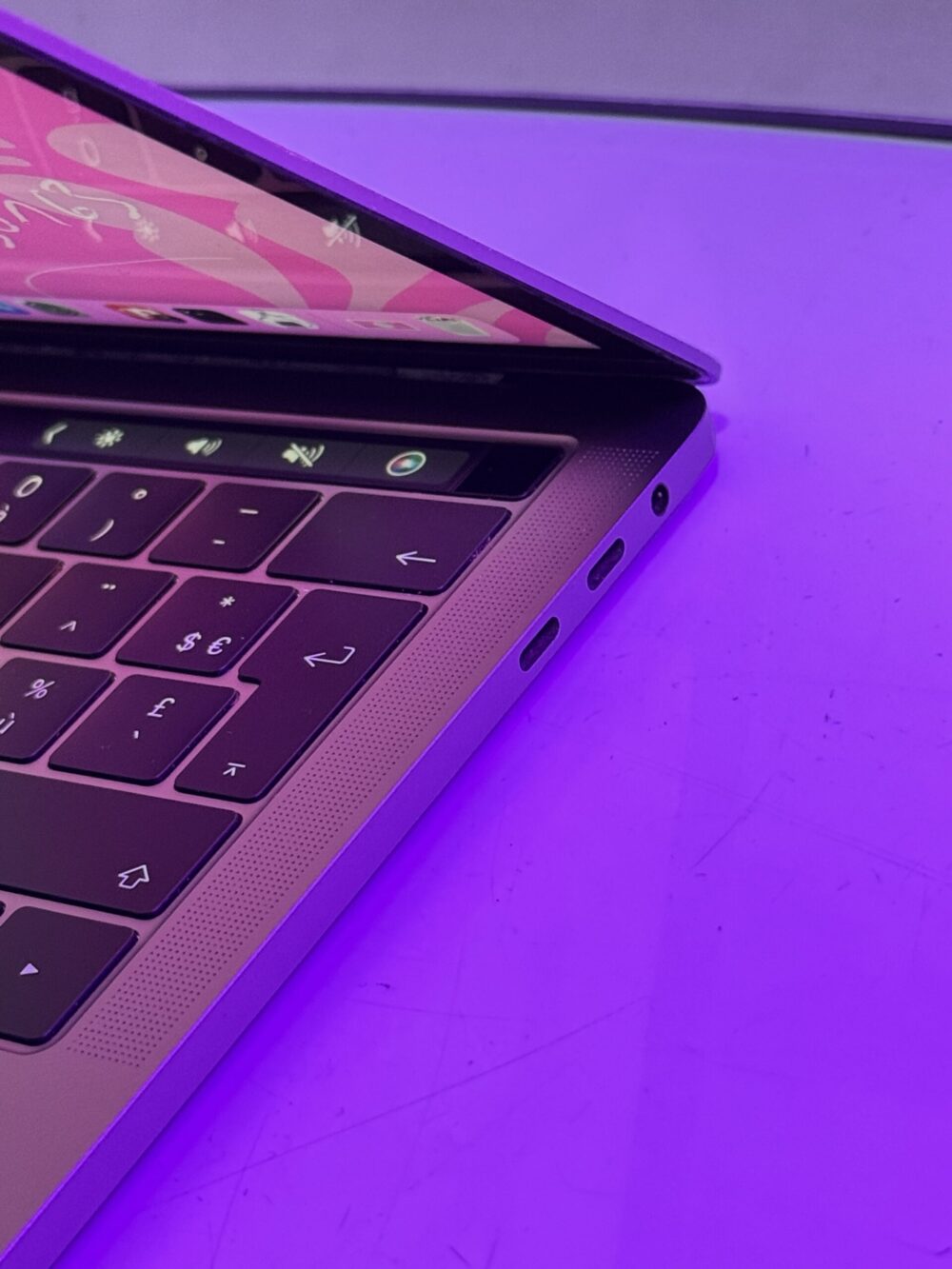 Macbook PRO 13inch Toch Bar – Image 7