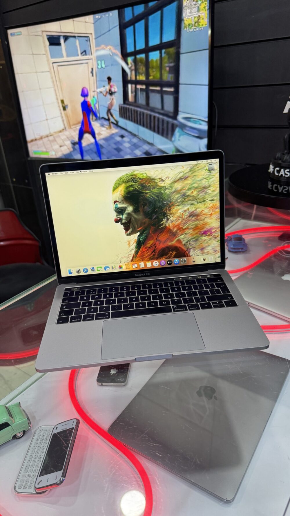 MACBOOK PRO TOUCH BAR