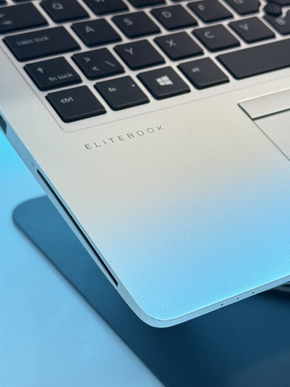 HP ELIETBOOK 840 i7 8GEM 16RAM 256GB SSD