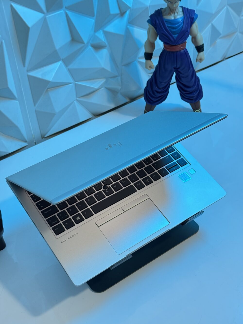 HP ELIETBOOK 840 i7 8GEM 16RAM 256GB SSD – Image 3