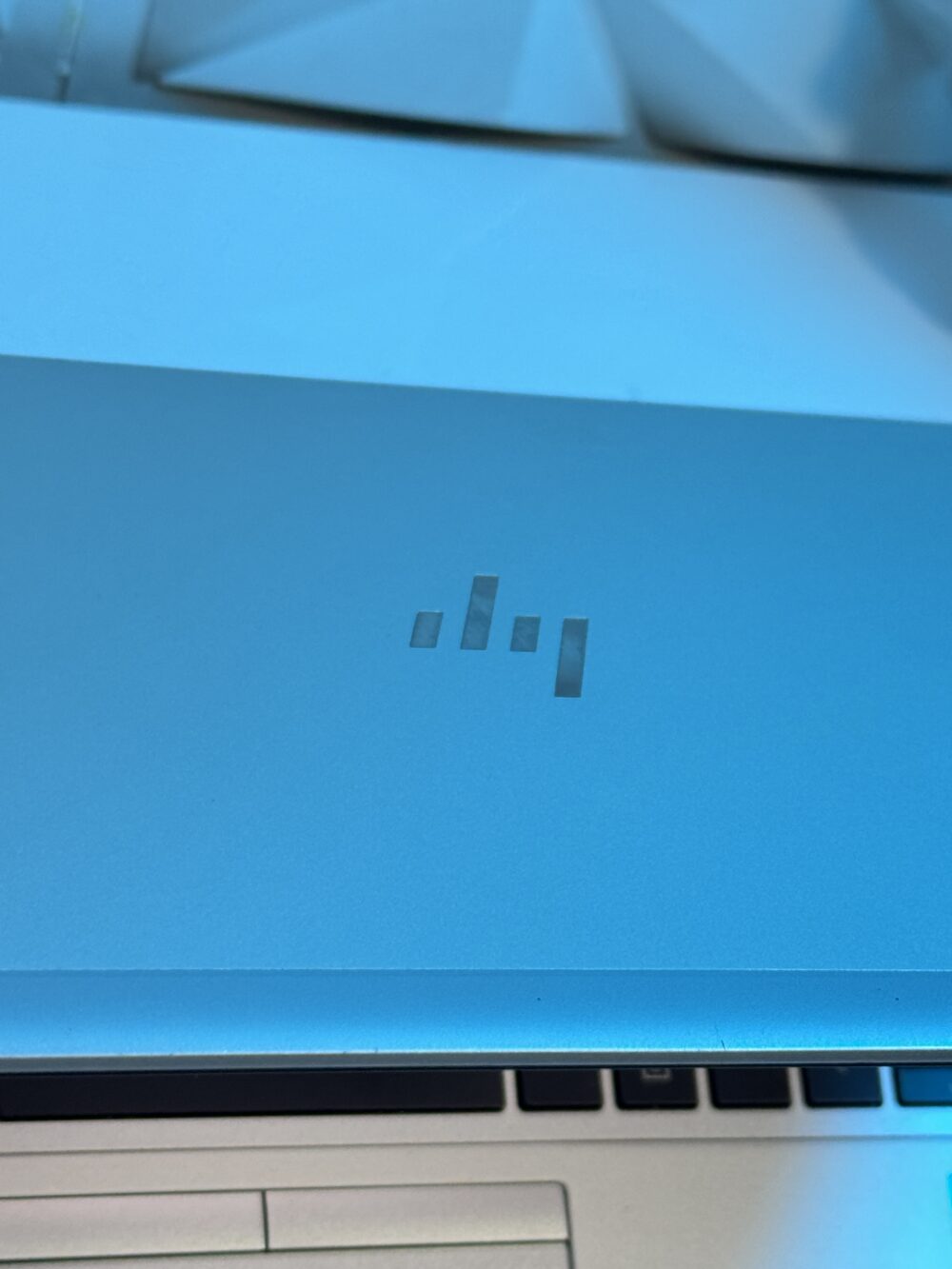 HP ELIETBOOK 840 i7 8GEM 16RAM 256GB SSD – Image 5