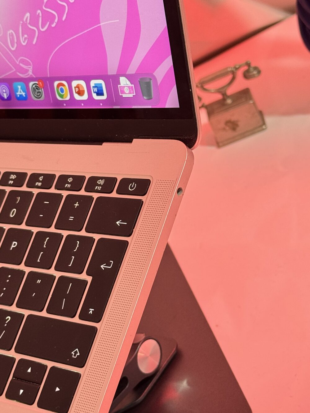 MACBOOK PRO 13Poucse 8RAM 256GB SSD – Image 4