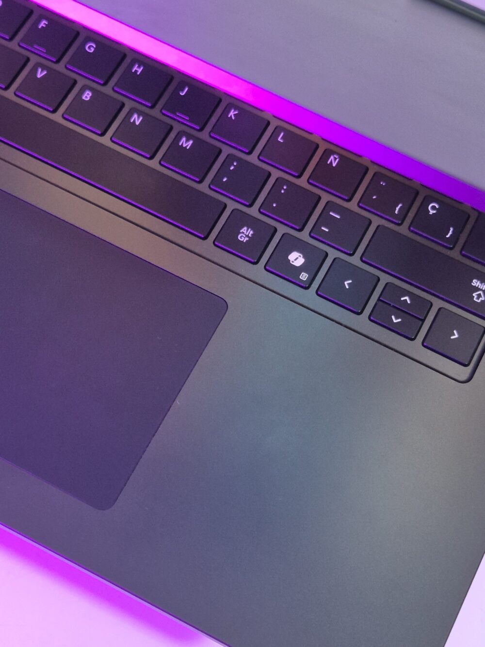 SURFACE i7 Snapdragon 1T SSD NVME 16RAM – Image 8